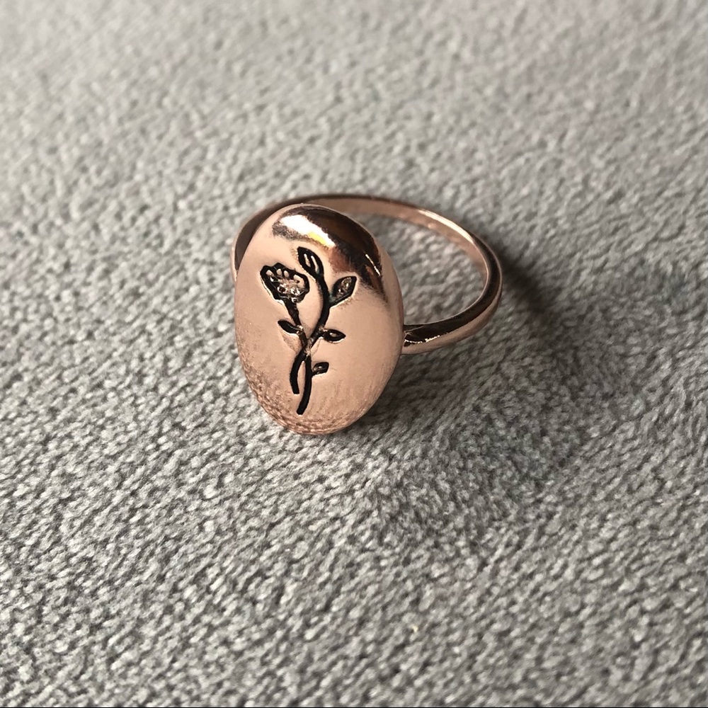 Elegant Floral Rose Gold Tone Ring ~ Size 6 ~ Brand New!